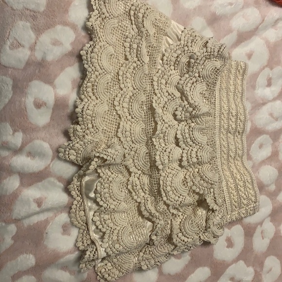 Xs frilly shorts - Picture 1 of 4